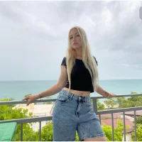 CrystalJones1's Profile Pic