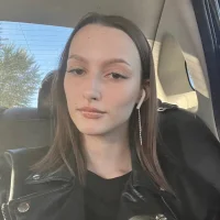 ElenoraMiles's Profile Pic