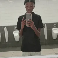Someleze20's Profile Pic