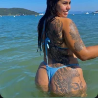 laralmuniz's Avatar Pic