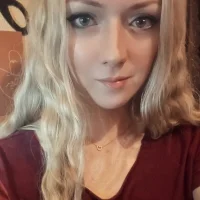 RoseE_cheeks's Profile Pic