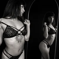 Mia_Frenchgirl 头像图片