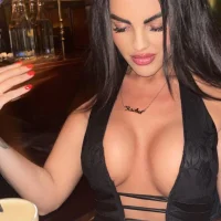 Racey-Robyn's Profile Pic