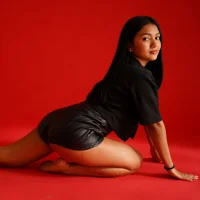 Emi_latingirl webcam