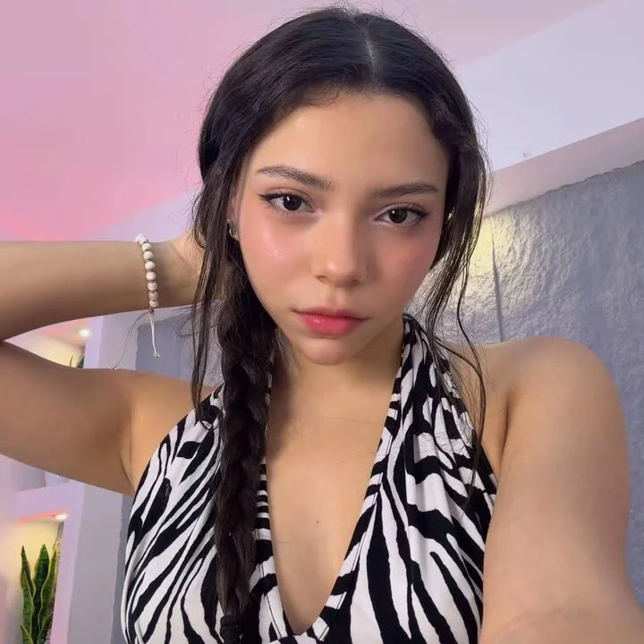 Mia_honey3