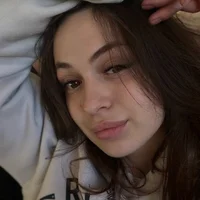 riana_hill's Profile Pic