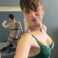 lolaanders' Avatar Photo