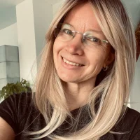 AnnikaRose's Avatar Pic