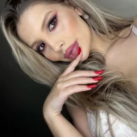 ClaireLust Adlı Modelin Avatarı