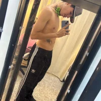 صورة أفاتار Bad_bunnyy_