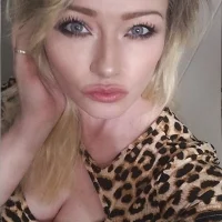 Babyitzbecca Chat Room offline