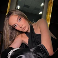 GloryWacht's Avatar Photo