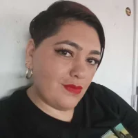 linzzay's Profile Pic