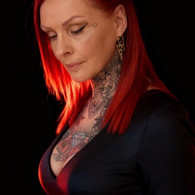 CurvyMatureScarletX profile photo