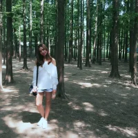 xLauraTimesx's Profile Pic
