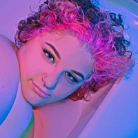 loveebombb's Profile Pic