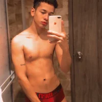 hotboy210904's Profile Pic