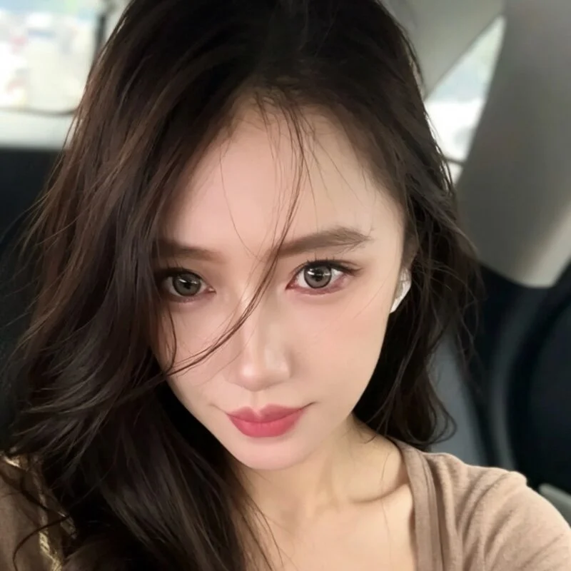 Selena-ya Stripchat profile image