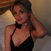 AminaBlush's Avatar Pic