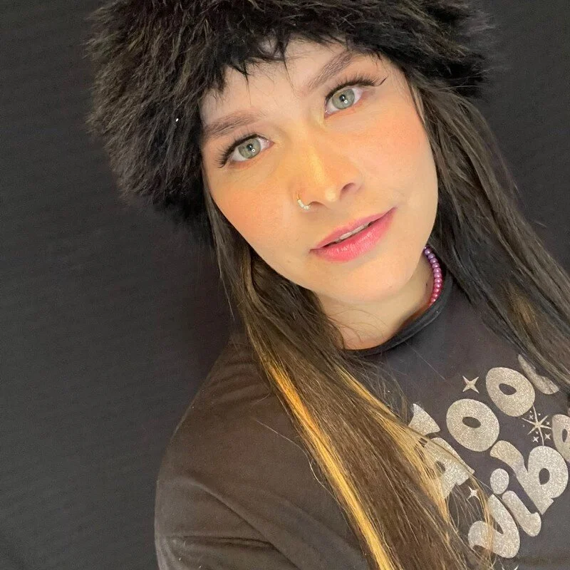 emassquirt29 profile photo
