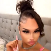 tshennessh's Avatar Pic