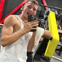 santivelvet's Avatar Pic