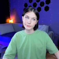 evelyn_hitomi's Profile Pic