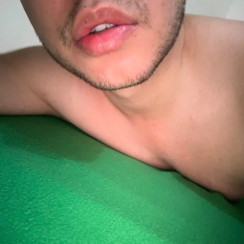 pipoval12 profile photo