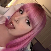 tinynini_'s Profile Pic