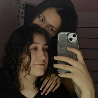 Gambar Profil Emily_and_Rei