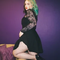 Mona_Mour's Profile Pic