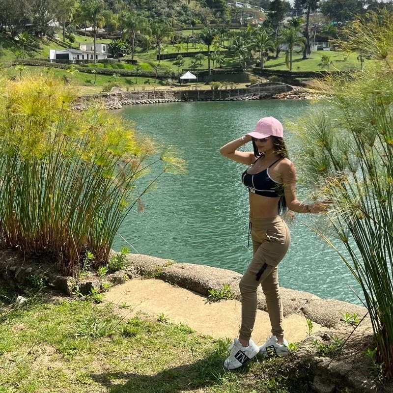lolaperrys profile photo