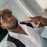 charrys1718's Profile Pic