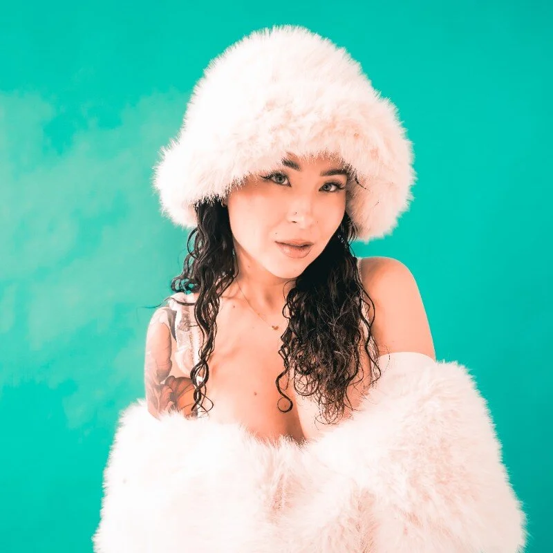 Leona_Mell live cam profile