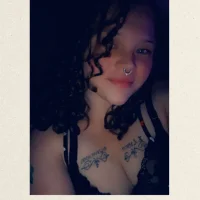 NicoleMons's Profile Pic
