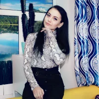 AmiableEmery Φ ωτ, Προφίλ