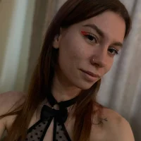RedHotRoguee webcam model