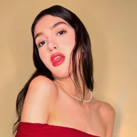 Emily-hottson's Avatar Pic