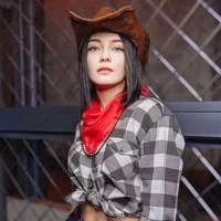 Gambar Profil Laurel_Cameron