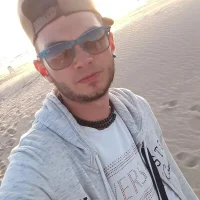 lanoche25's Profile Pic