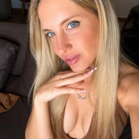 TherealSophie's Profile Pic