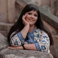 Monelise's Profile Pic