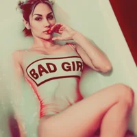 Gambar Profil GoldCatLaura