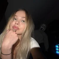 Rebecca_David Adlı Modelin Avatarı