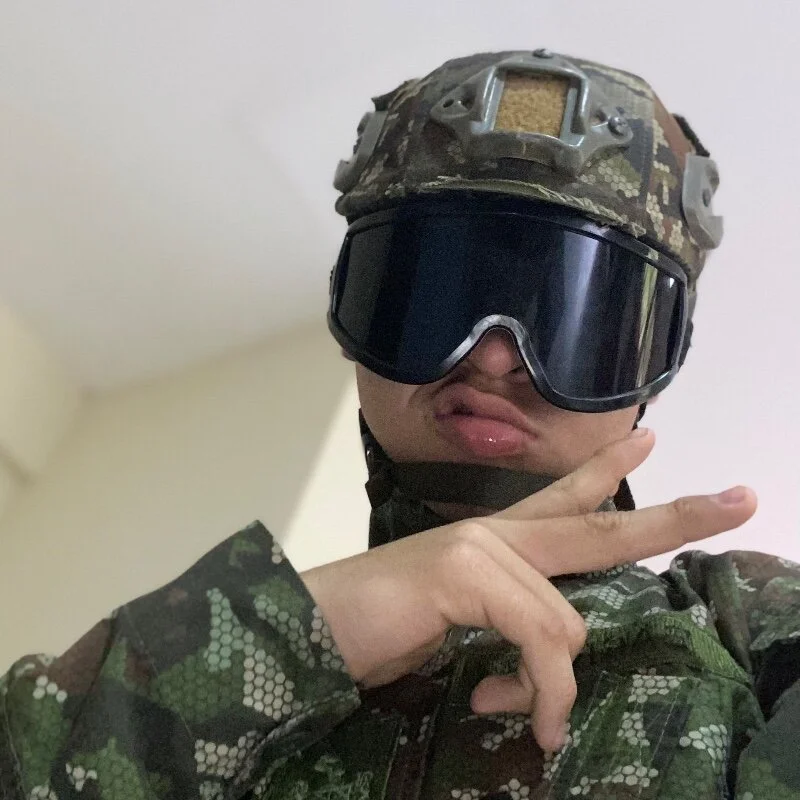 EL_R_e_y profile photo