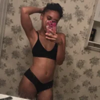 Ảnh đại diện của tinycollegegirl