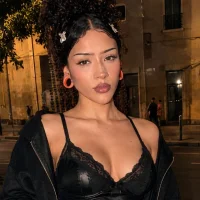 dolly_boob Adlı Modelin Avatarı