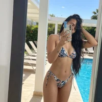 Daniela_Cruz_'s Avatar Pic