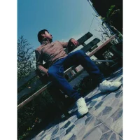 est1's Profile Pic