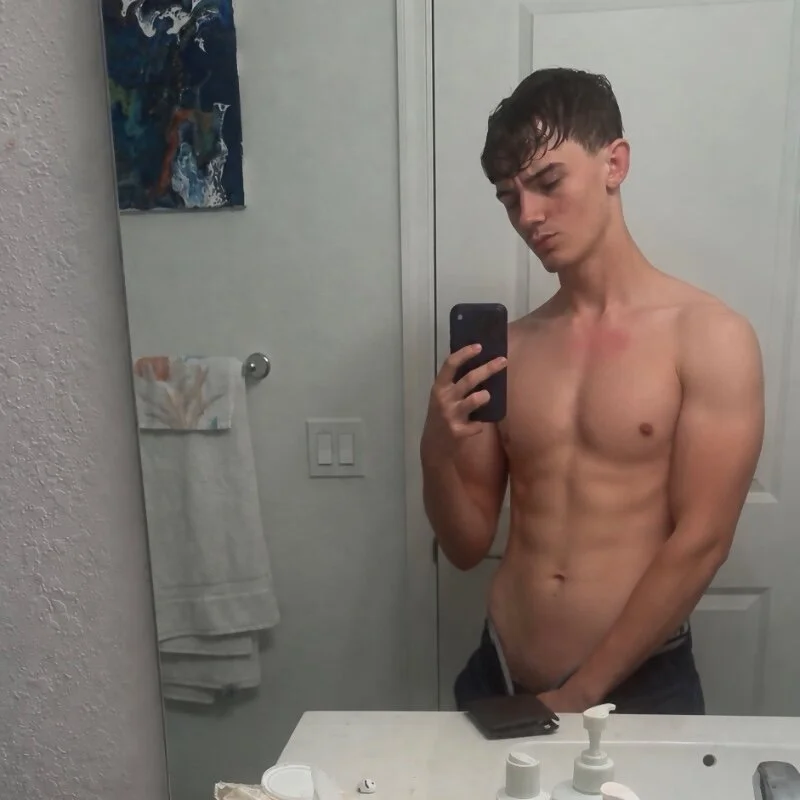 Blondedboy223 profile photo